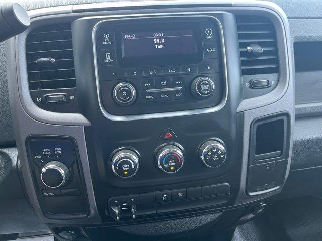 2014 Ram 1500 Vehicle Photo in BATTLE CREEK, MI 49037-8454