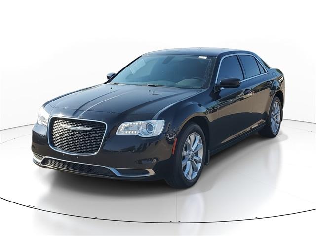 2015 Chrysler 300 Vehicle Photo in GRAND BLANC, MI 48439-8139