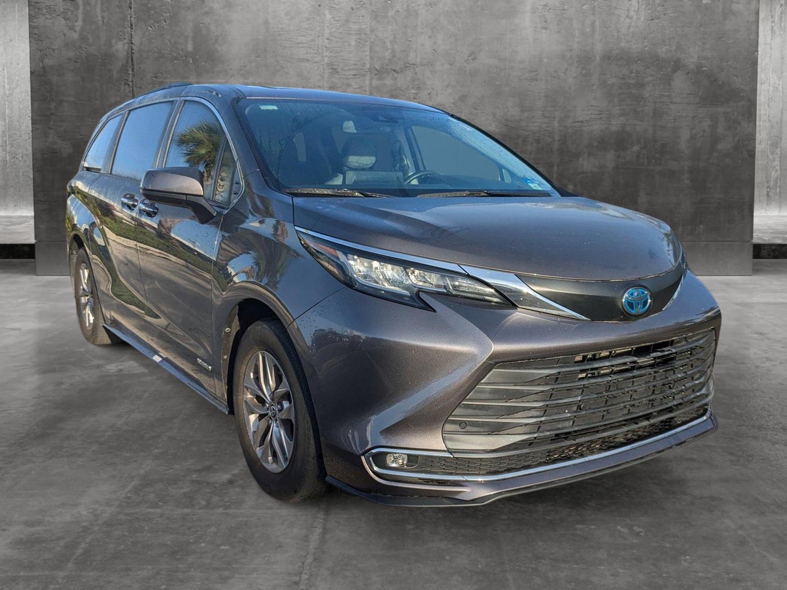 2021 Toyota Sienna Vehicle Photo in Miami, FL 33169