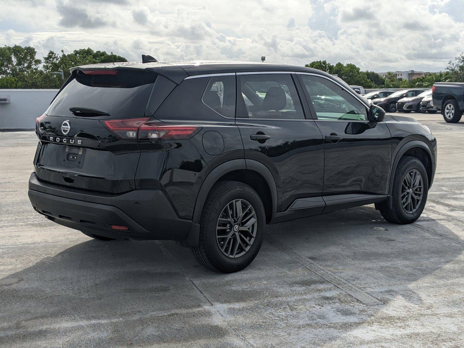 2021 Nissan Rogue Vehicle Photo in Pembroke Pines , FL 33084