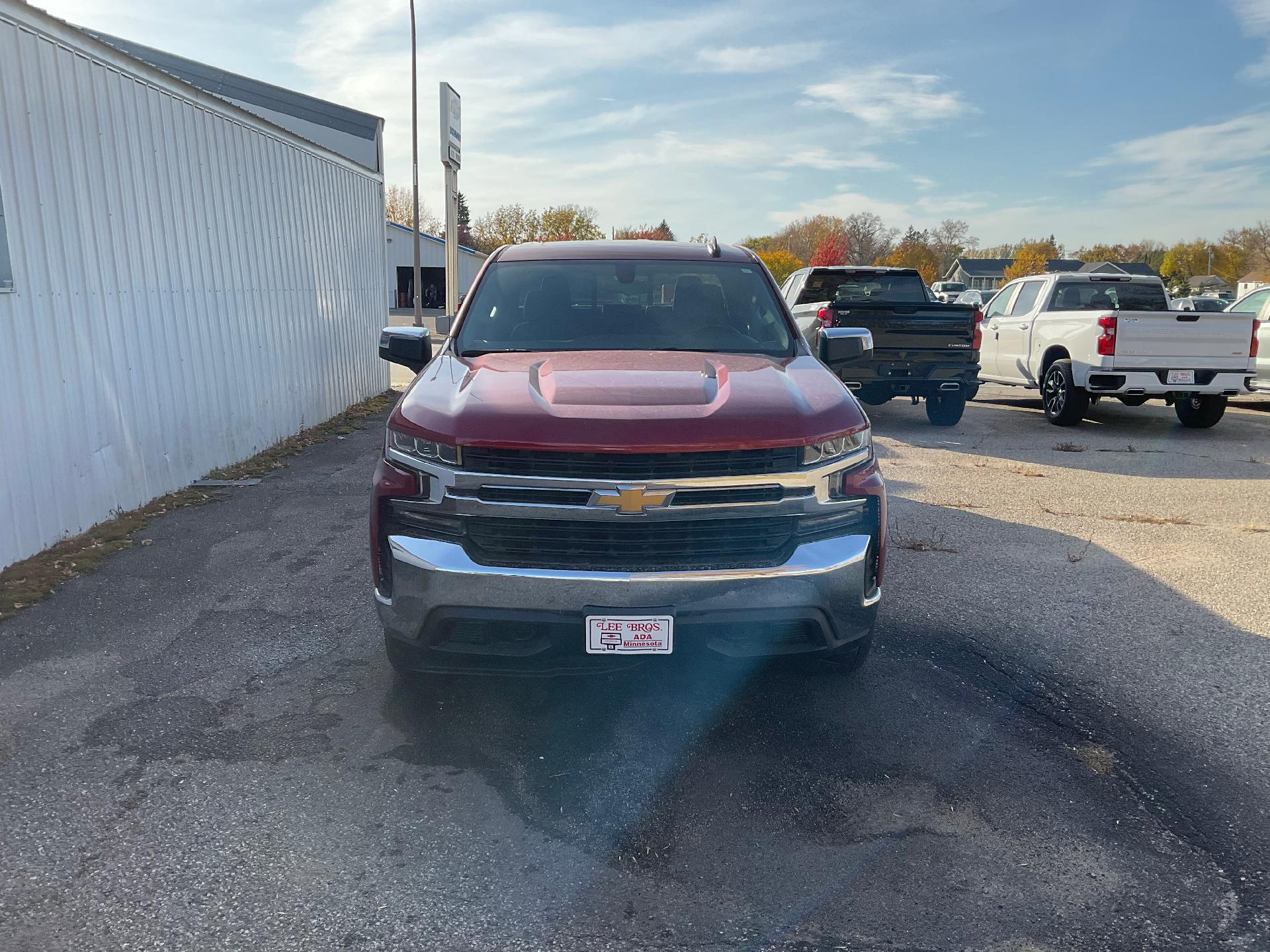 Used 2020 Chevrolet Silverado 1500 LT with VIN 1GCUYDED4LZ111731 for sale in Ada, MN