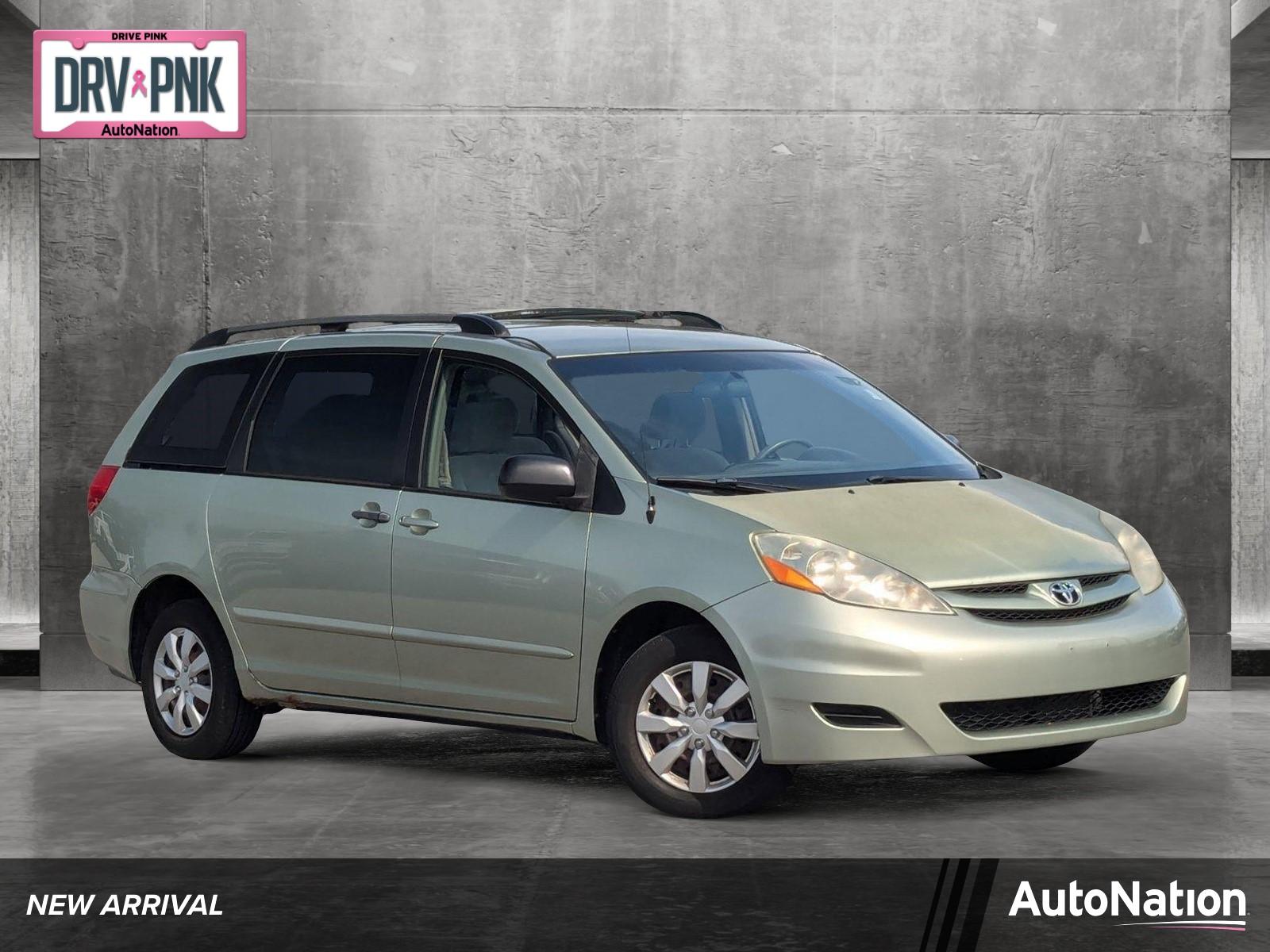 2006 Toyota Sienna Vehicle Photo in St. Petersburg, FL 33713