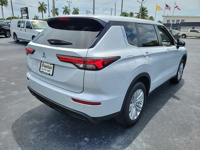 2024 Mitsubishi Outlander Vehicle Photo in LIGHTHOUSE POINT, FL 33064-6849