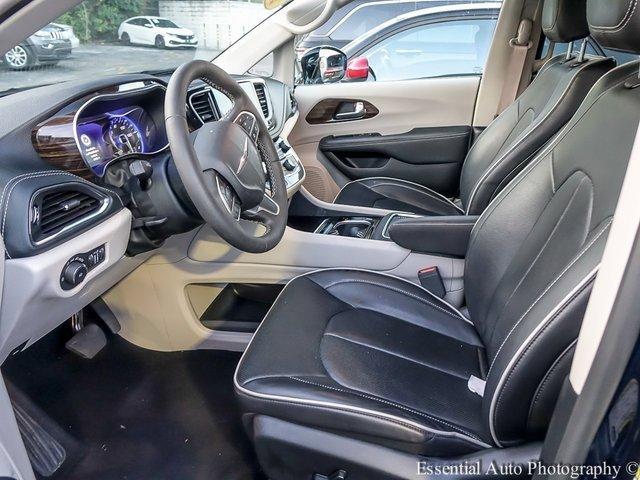 2023 Chrysler Pacifica Vehicle Photo in Plainfield, IL 60586