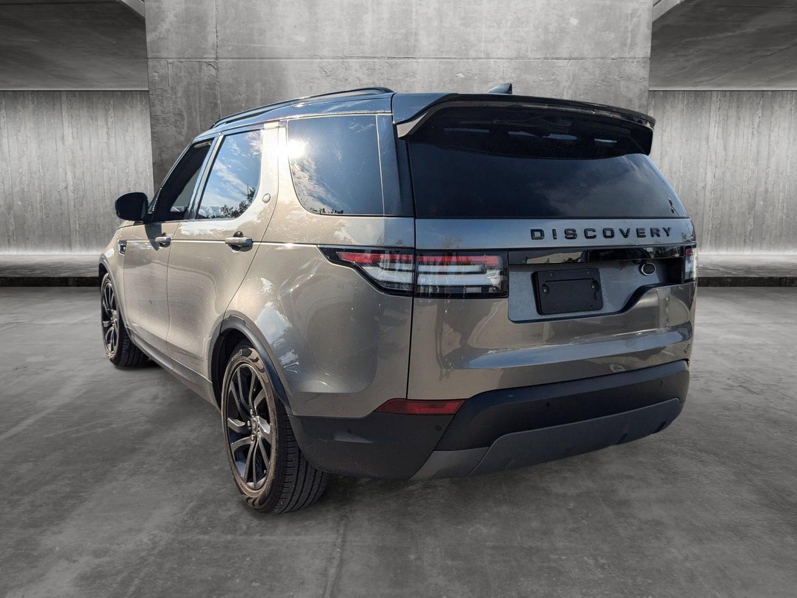 2019 Land Rover Discovery Vehicle Photo in Miami, FL 33169