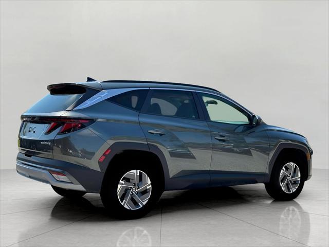 2025 Hyundai TUCSON Hybrid Vehicle Photo in Green Bay, WI 54304