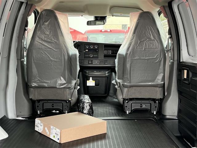 2025 Chevrolet Express Cargo 2500 Vehicle Photo in ALCOA, TN 37701-3235