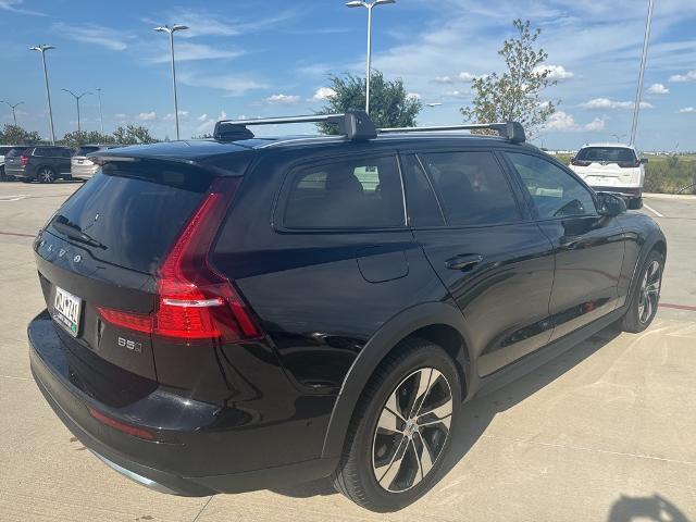 2023 Volvo V60 Cross Country Vehicle Photo in Grapevine, TX 76051