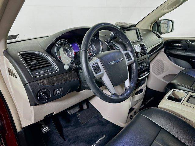 2015 Chrysler Town & Country Vehicle Photo in Doylsetown, PA 18901