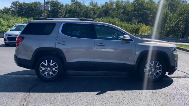 2023 GMC Acadia Vehicle Photo in MOON TOWNSHIP, PA 15108-2571