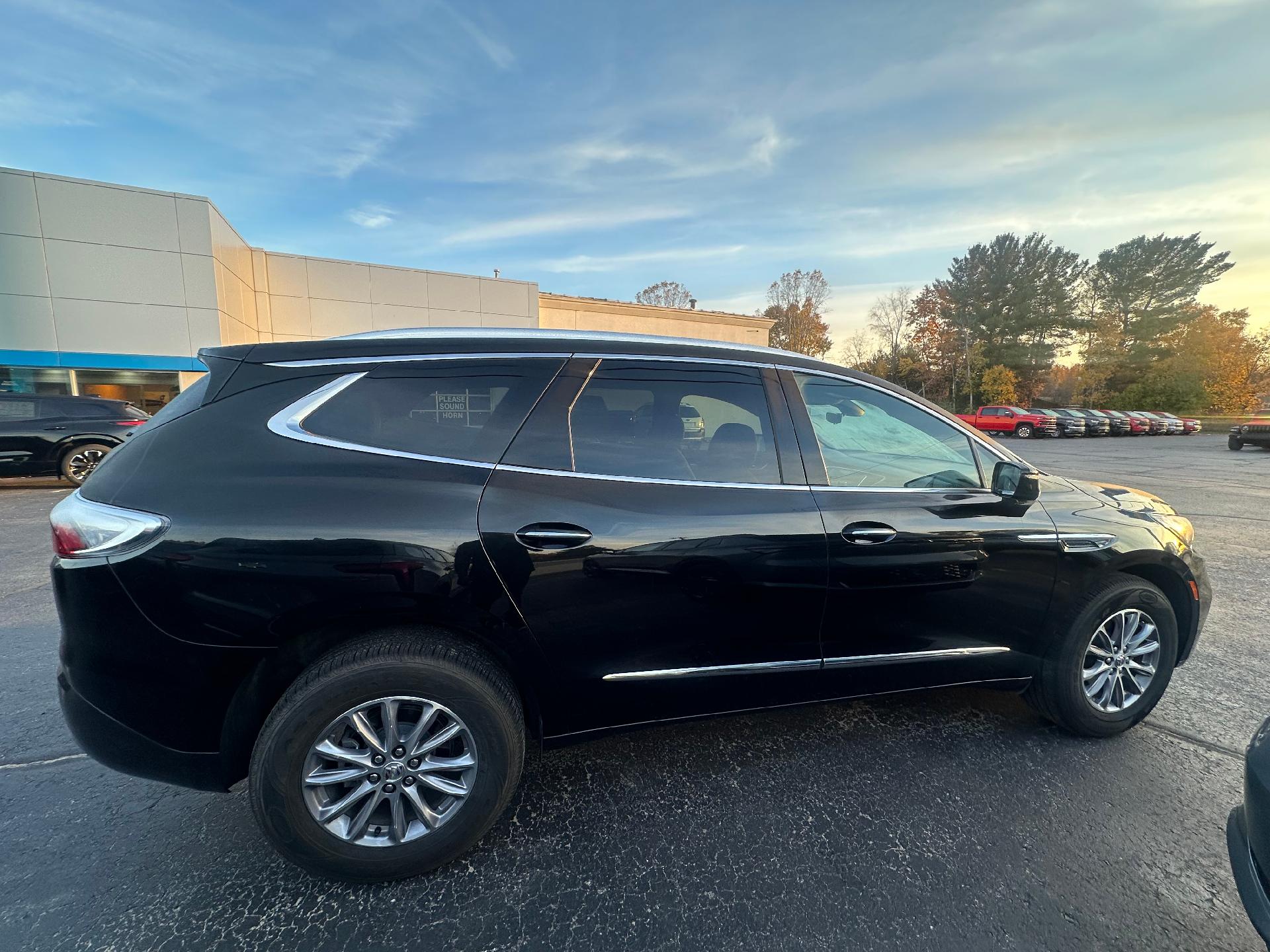 2024 Buick Enclave Vehicle Photo in CLARE, MI 48617-9414