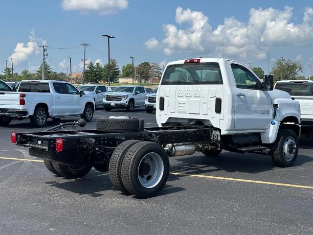 2023 Chevrolet Silverado Chassis Cab Vehicle Photo in COLUMBIA, MO 65203-3903