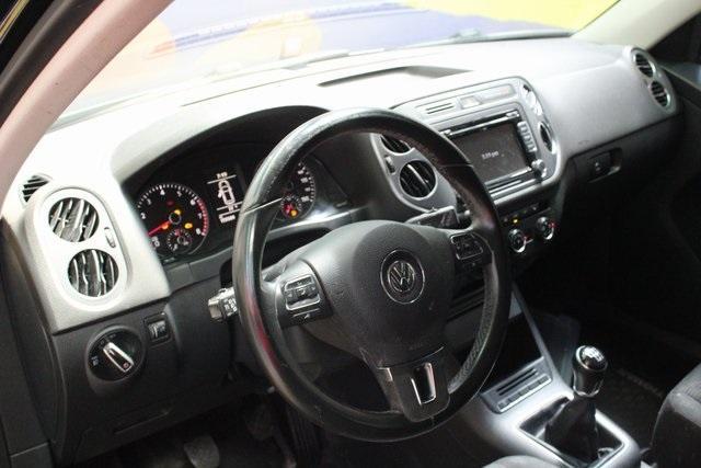 2015 Volkswagen TIGUAN Vehicle Photo in GRAND LEDGE, MI 48837-9199