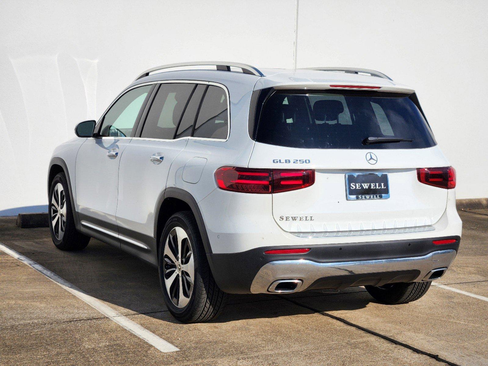 2025 Mercedes-Benz GLB Vehicle Photo in HOUSTON, TX 77079