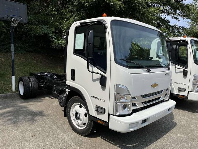 2025 Chevrolet Low Cab Forward 4500 Vehicle Photo in ALCOA, TN 37701-3235