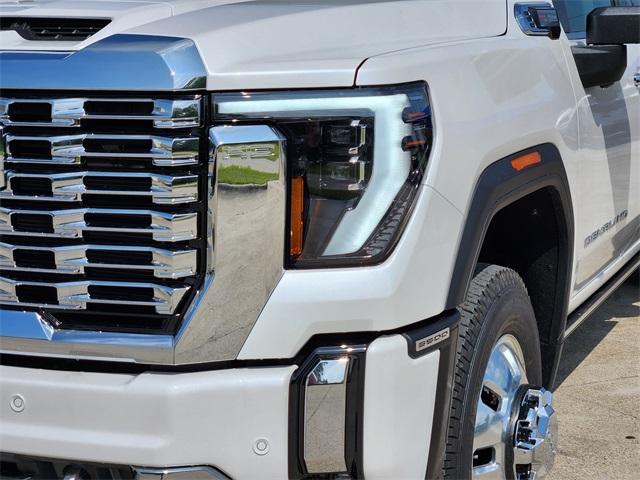 2024 GMC Sierra 3500 HD Vehicle Photo in GAINESVILLE, TX 76240-2013