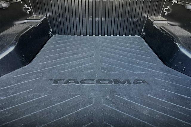 2017 Toyota Tacoma Vehicle Photo in ELK GROVE, CA 95757-8703