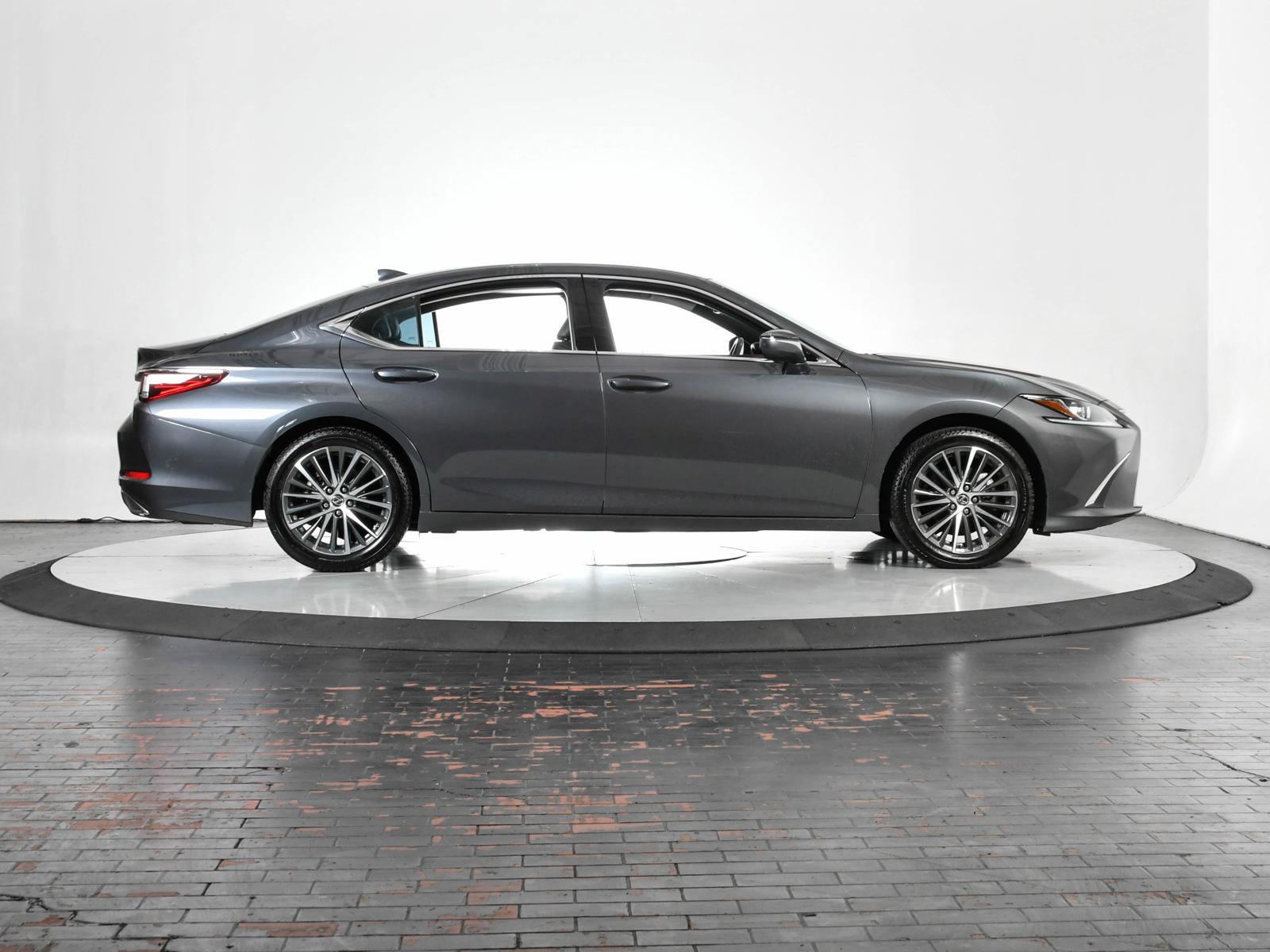 2022 Lexus ES 350 Vehicle Photo in DALLAS, TX 75235