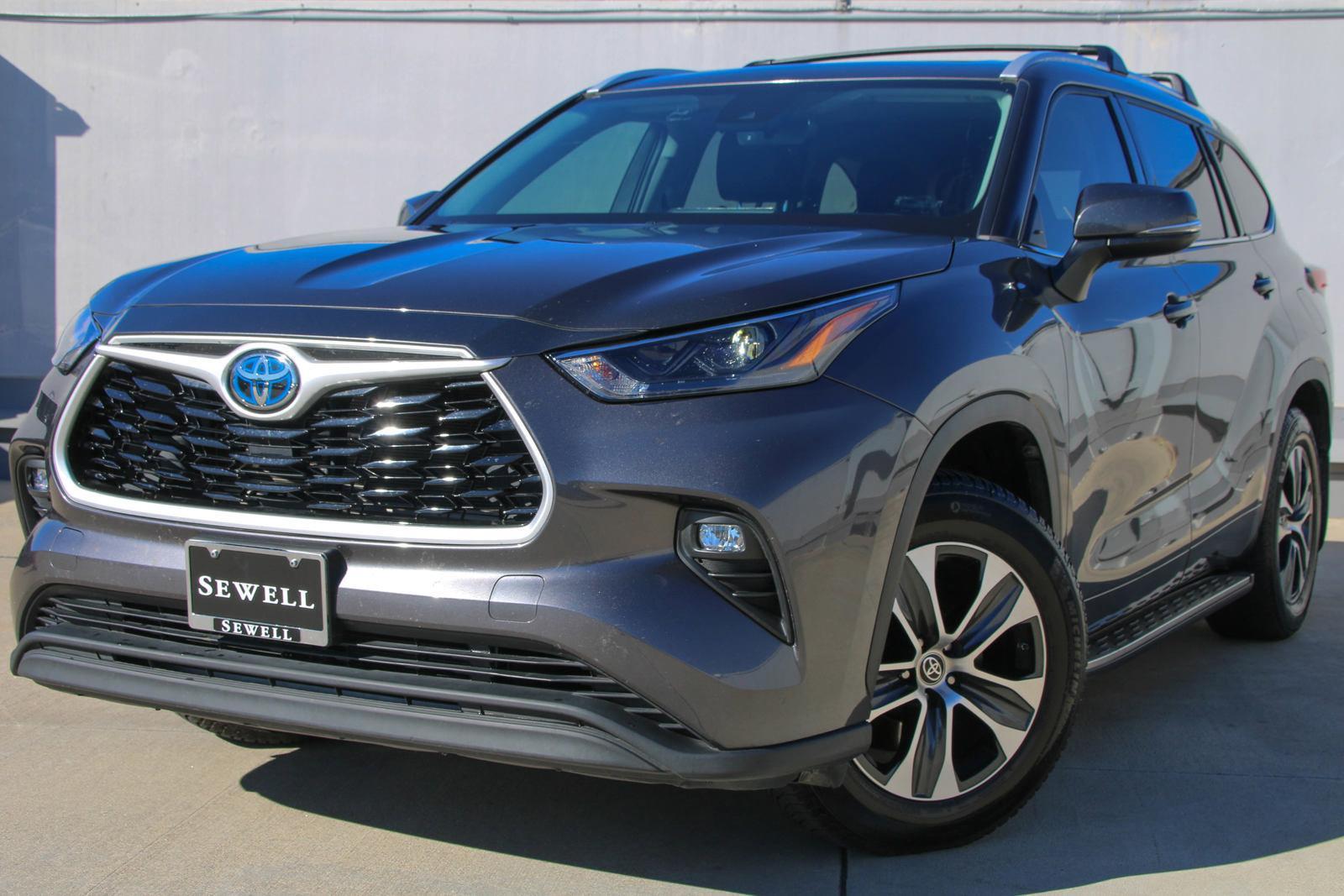 2022 Toyota Highlander Vehicle Photo in SUGAR LAND, TX 77478