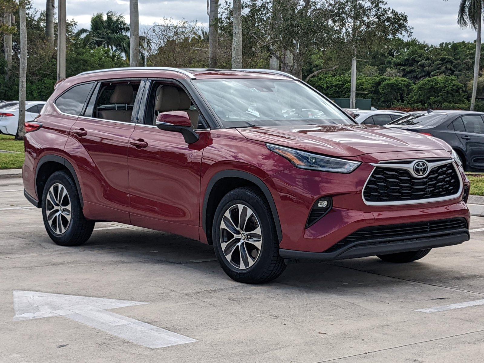 2021 Toyota Highlander Vehicle Photo in Davie, FL 33331