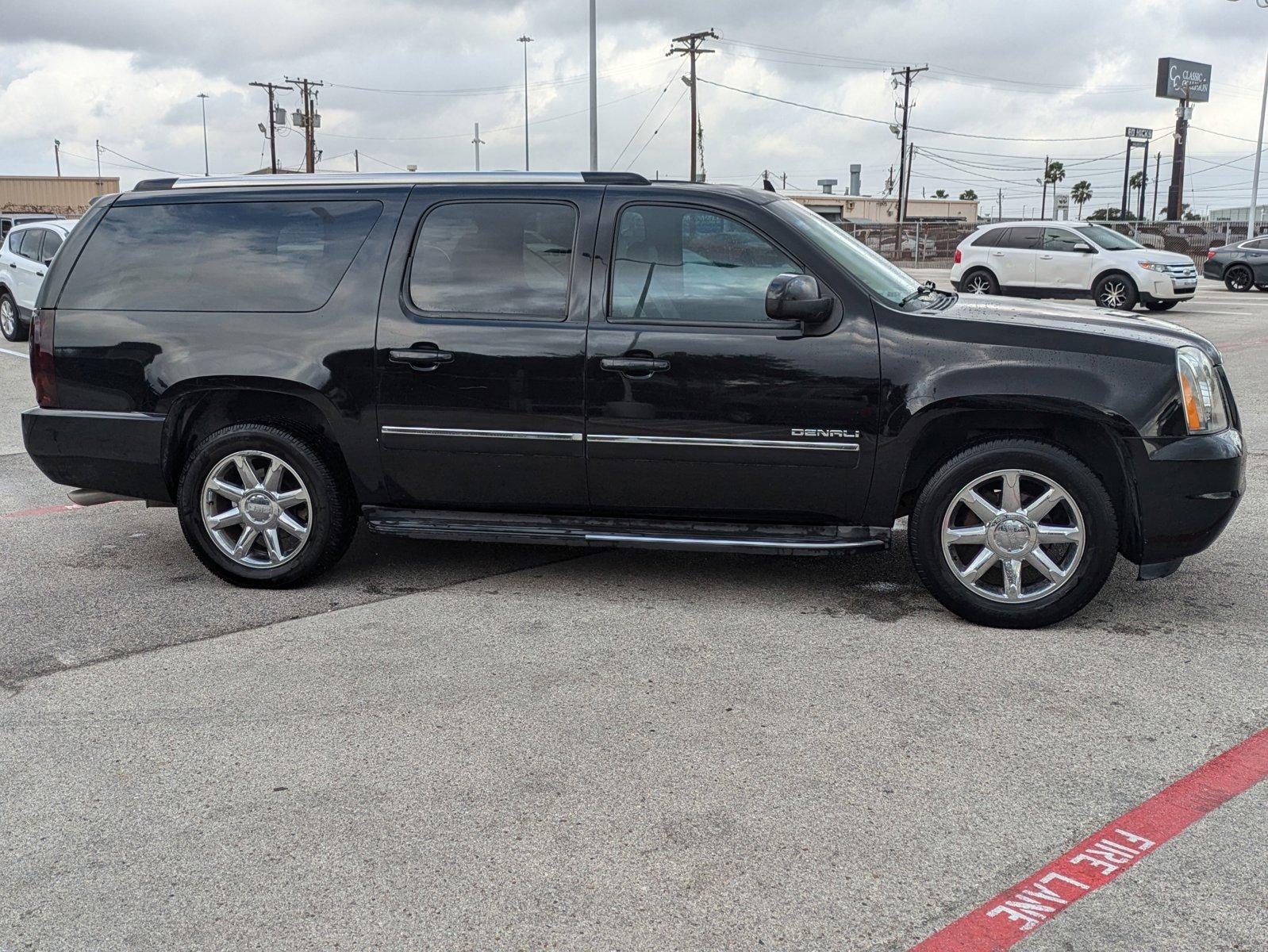 2013 GMC Yukon XL Vehicle Photo in Corpus Christi, TX 78415