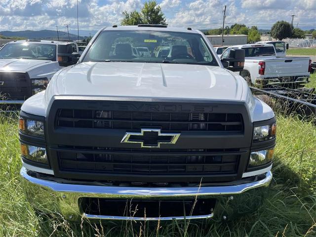 2023 Chevrolet Silverado Chassis Cab Vehicle Photo in ALCOA, TN 37701-3235