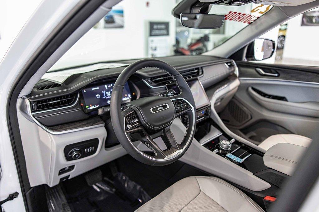 2023 Jeep Grand Cherokee L Vehicle Photo in Plainfield, IL 60586