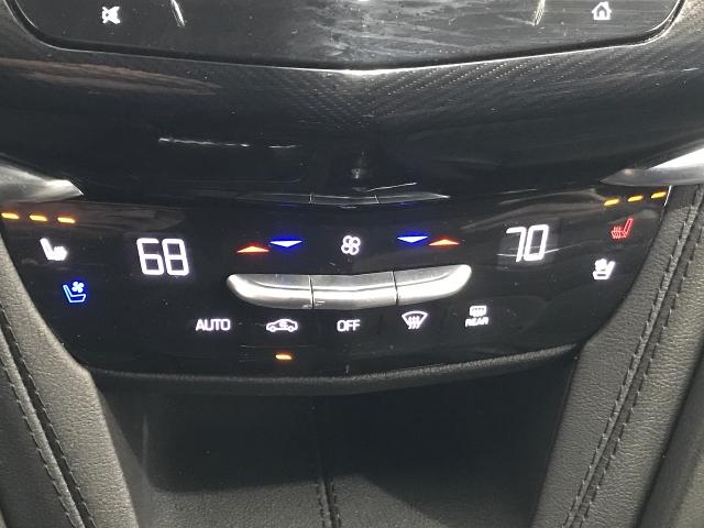 2024 Cadillac XT6 Vehicle Photo in GREEN BAY, WI 54303-3330