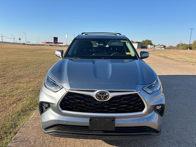 2021 Toyota Highlander Vehicle Photo in Denison, TX 75020