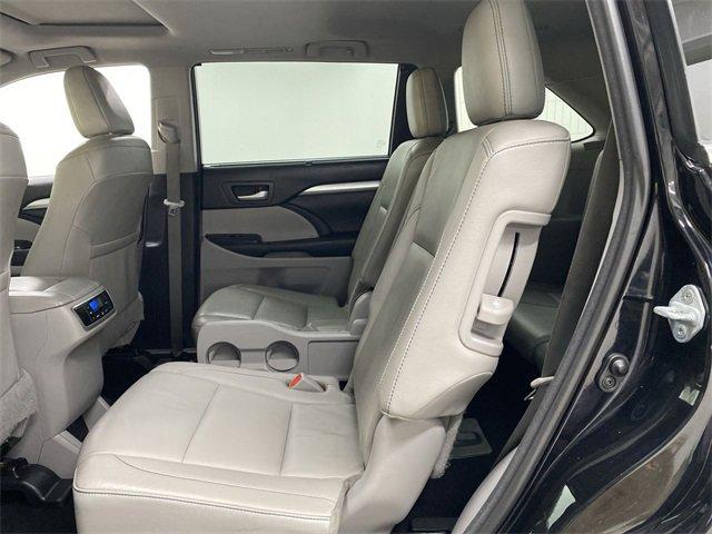 2018 Toyota Highlander Vehicle Photo in PORTLAND, OR 97225-3518