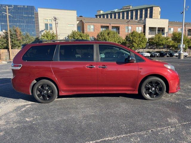 2020 Toyota Sienna Vehicle Photo in DALLAS, TX 75244-5909