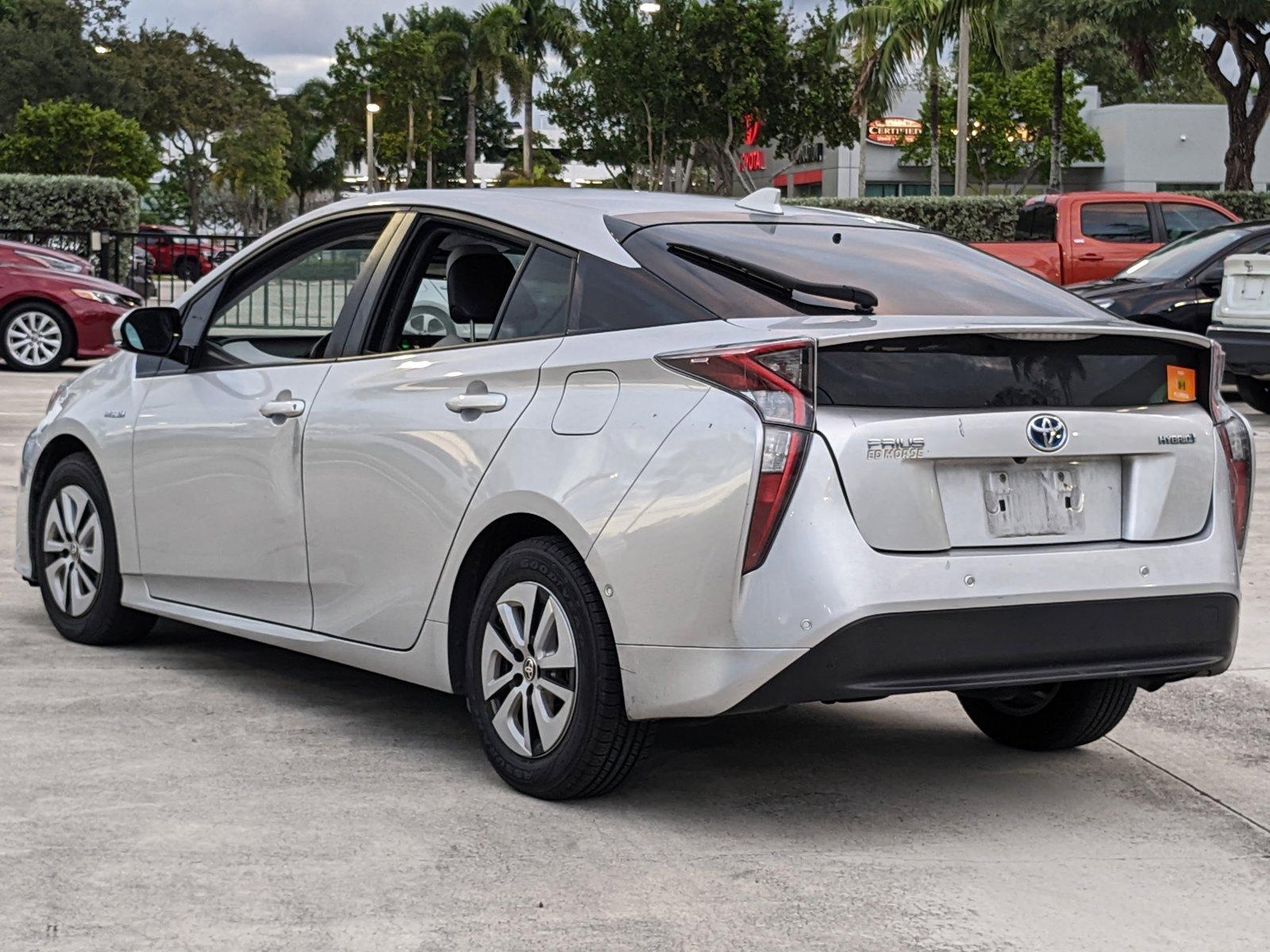 2017 Toyota Prius Vehicle Photo in Davie, FL 33331