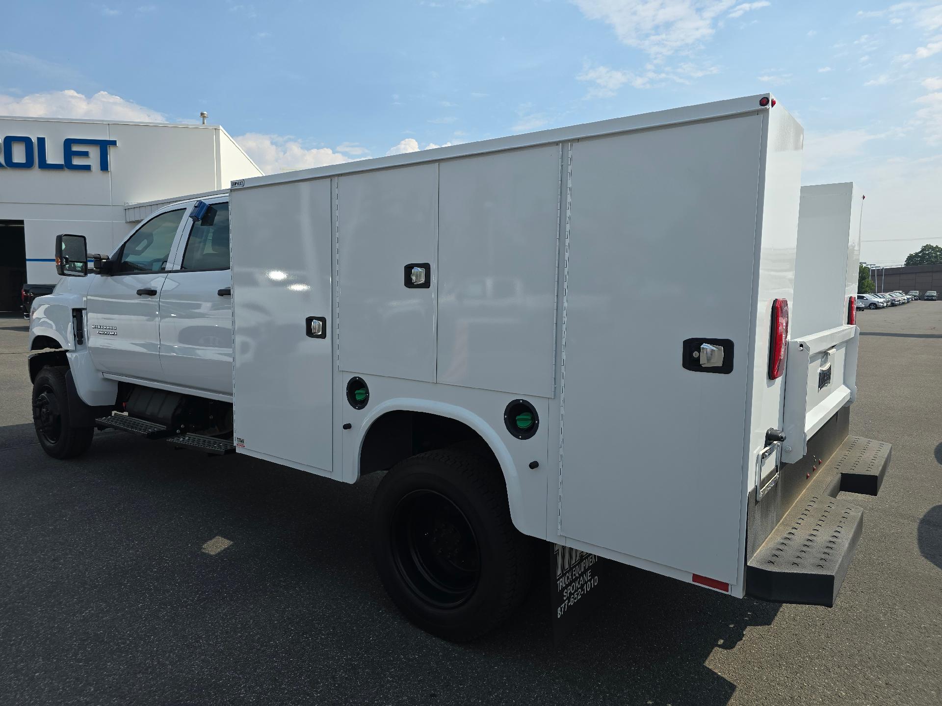 2024 Chevrolet Silverado Chassis Cab Vehicle Photo in POST FALLS, ID 83854-5365