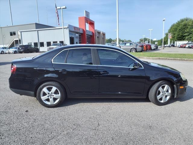 Used 2008 Volkswagen Jetta SE with VIN 3VWRM71K28M105410 for sale in Clarksville, TN