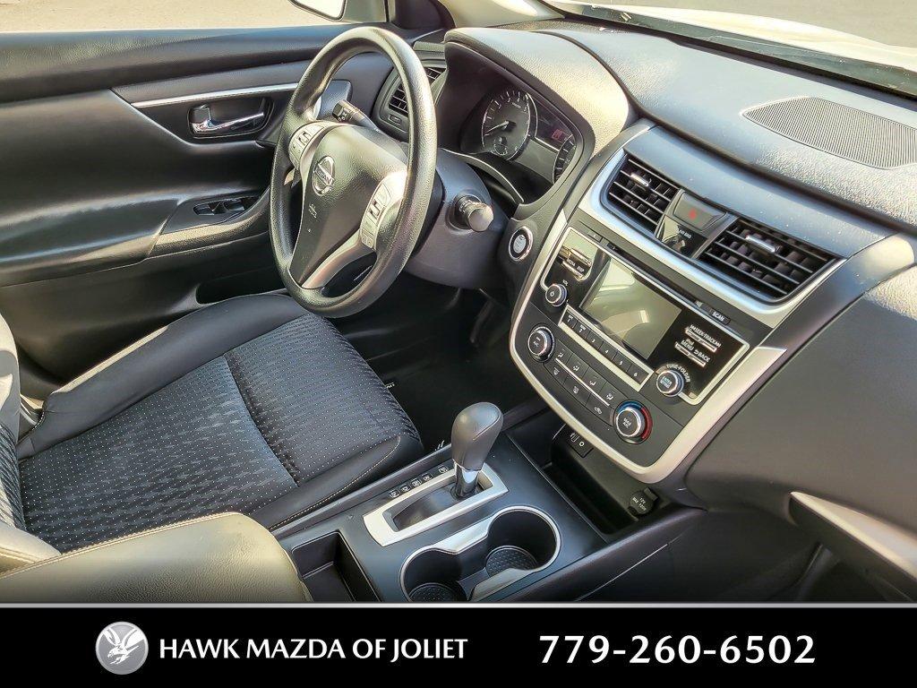 2017 Nissan Altima Vehicle Photo in Saint Charles, IL 60174