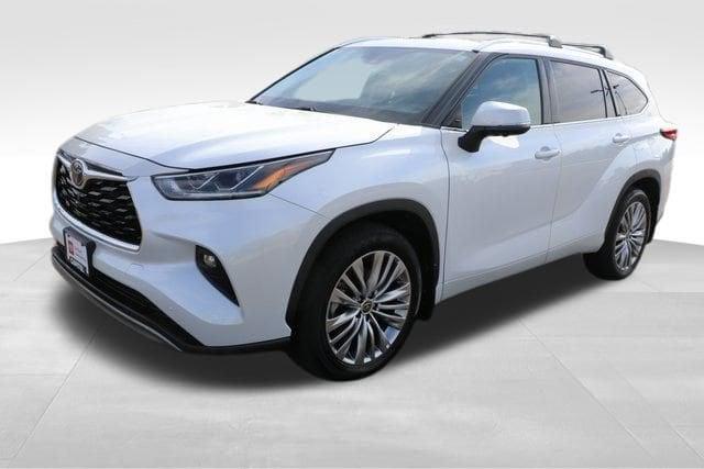 2023 Toyota Highlander Vehicle Photo in Salem, OR 97301