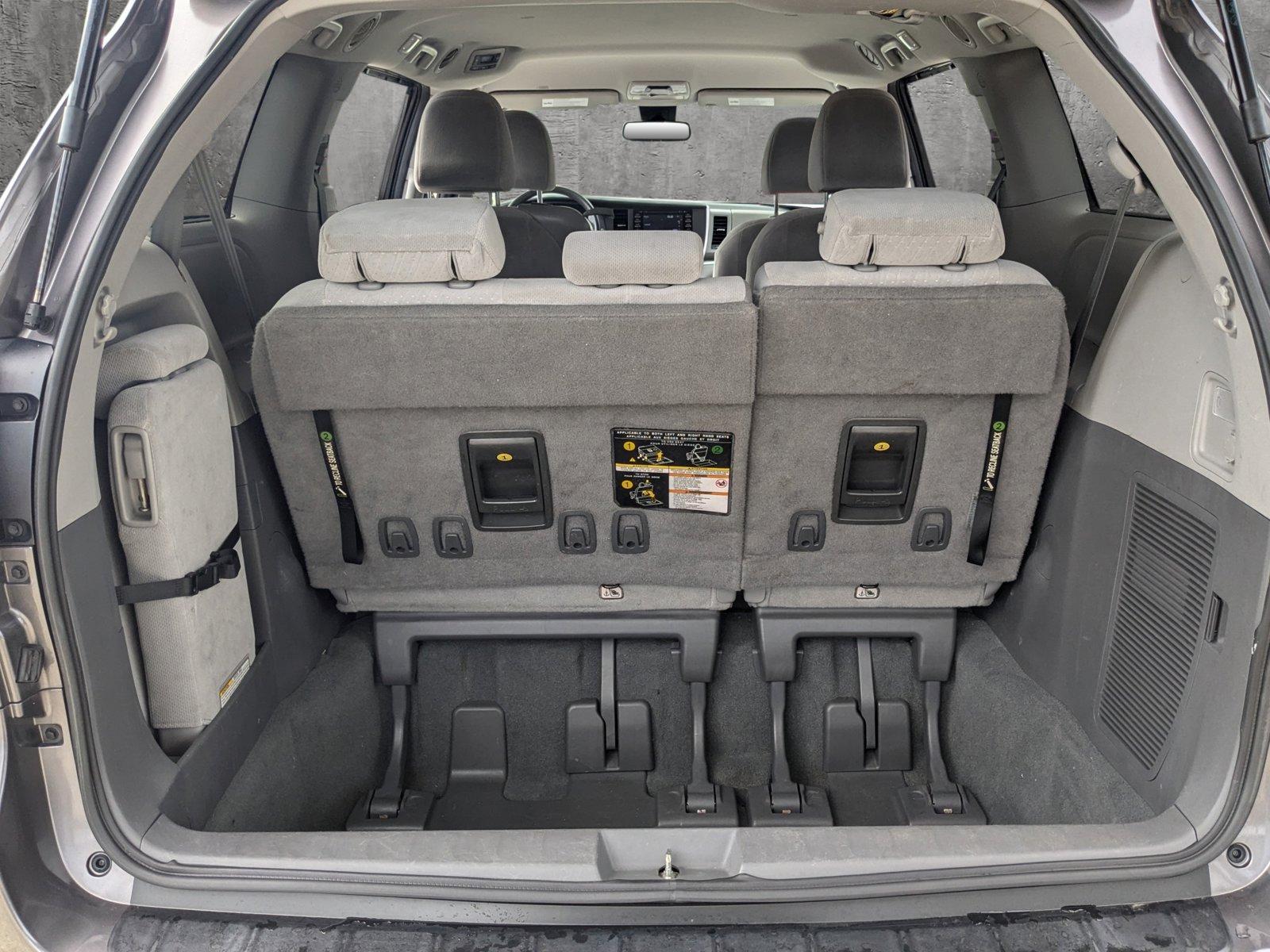 2020 Toyota Sienna Vehicle Photo in Davie, FL 33331