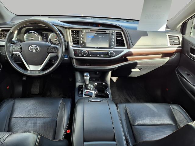 2015 Toyota Highlander Hybrid Vehicle Photo in Oshkosh, WI 54904