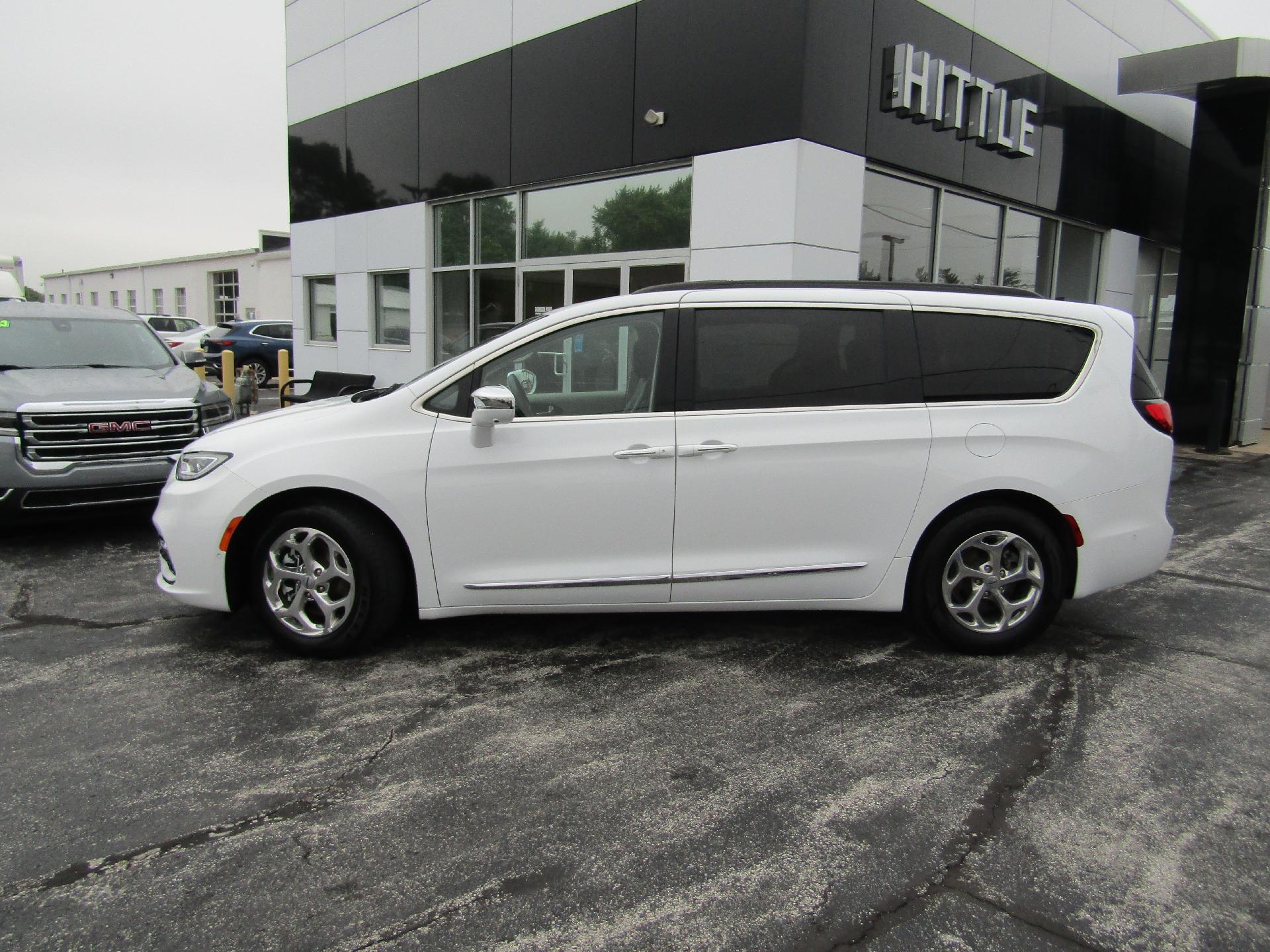 2022 Chrysler Pacifica Vehicle Photo in GREENVILLE, OH 45331-1026