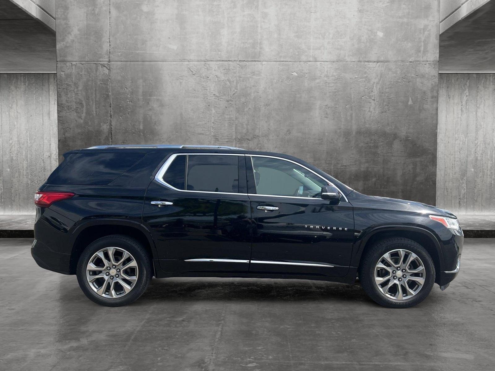 2019 Chevrolet Traverse Vehicle Photo in VALENCIA, CA 91355-1705