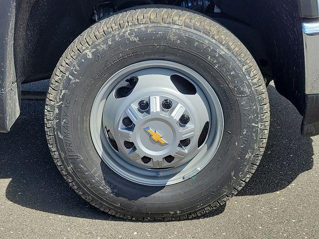 2024 Chevrolet Silverado 3500 HD Chassis Cab Vehicle Photo in DANBURY, CT 06810-5034