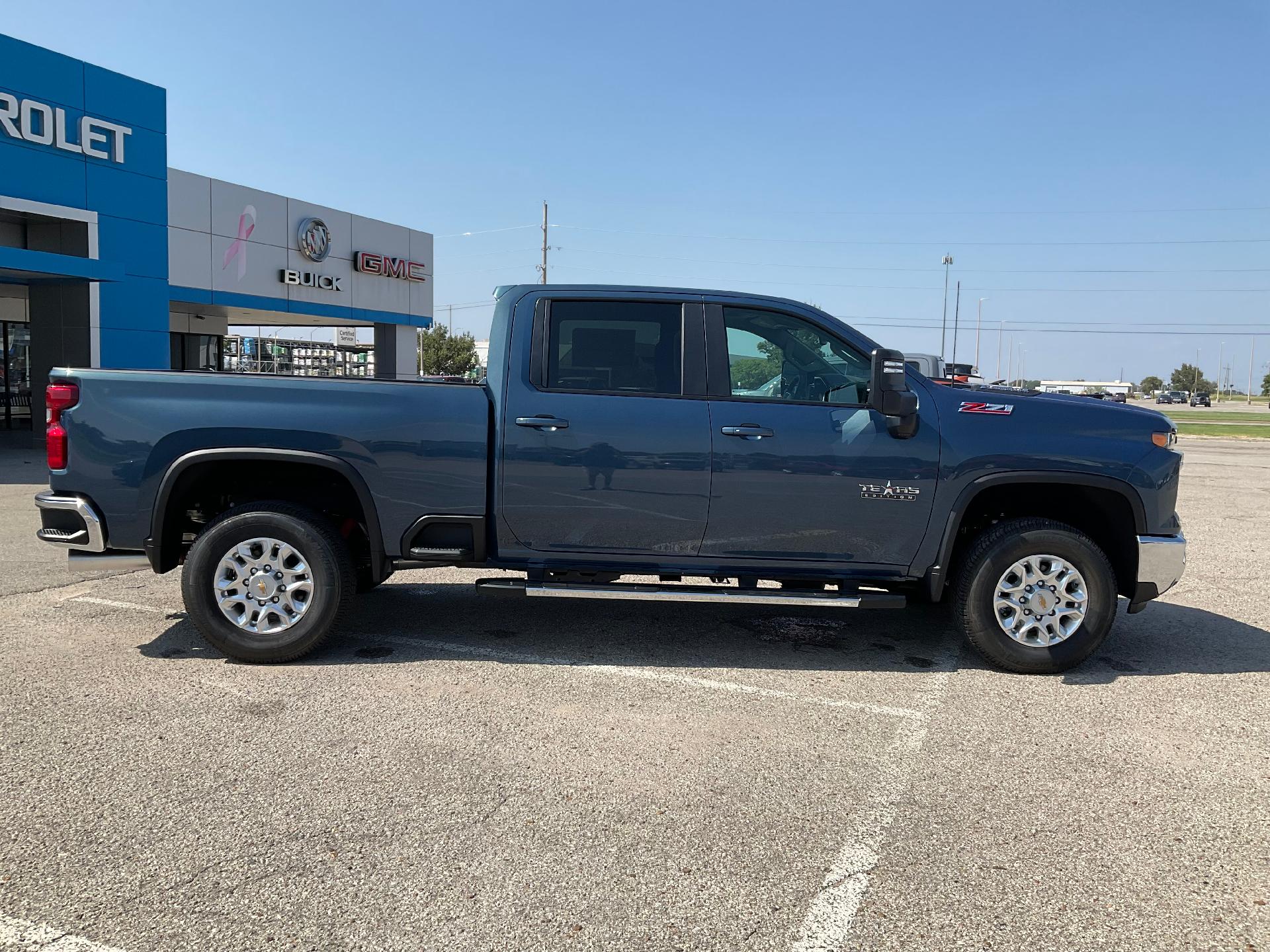 2024 Chevrolet Silverado 2500 HD Vehicle Photo in PONCA CITY, OK 74601-1036