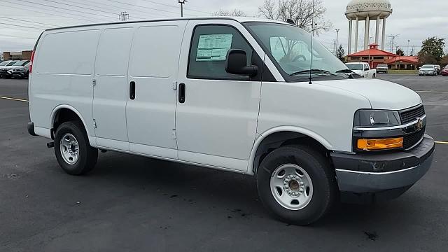 2024 Chevrolet Express Cargo Van Vehicle Photo in JOLIET, IL 60435-8135