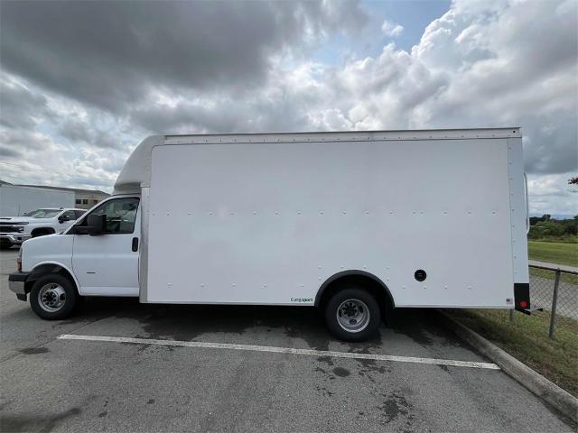 2024 Chevrolet Express Commercial Cutaway Vehicle Photo in ALCOA, TN 37701-3235