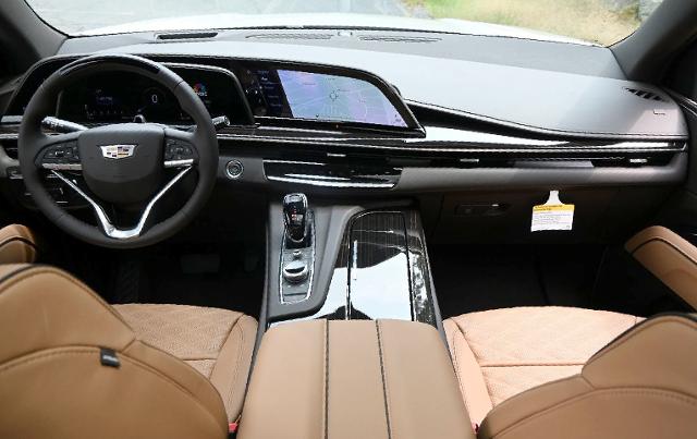 2024 Cadillac Escalade Vehicle Photo in NORWOOD, MA 02062-5222