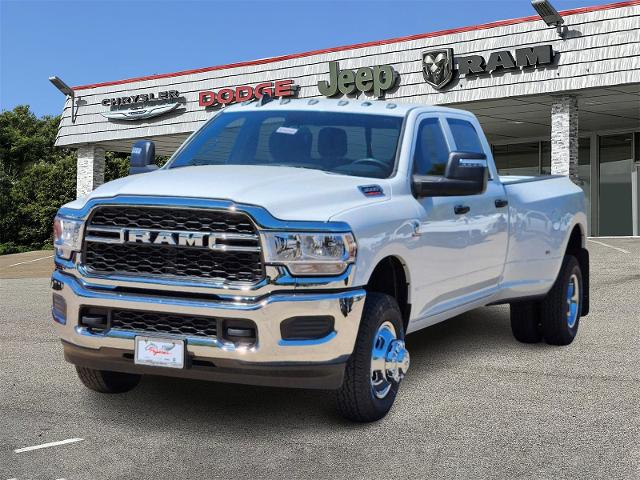 2024 Ram 3500 Vehicle Photo in Ennis, TX 75119-5114