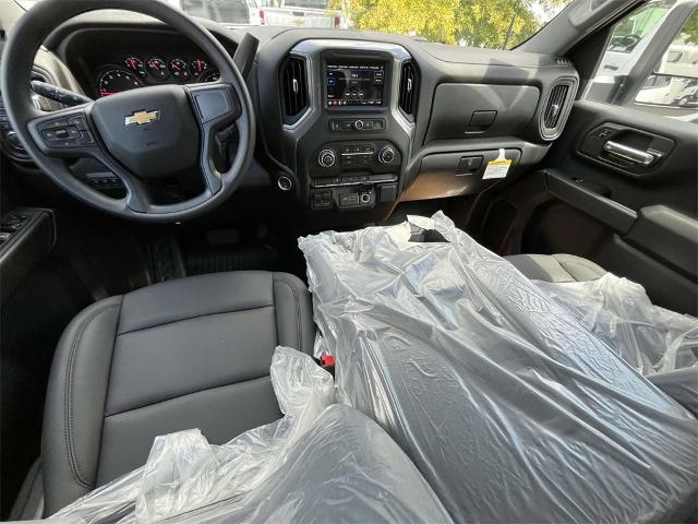 2024 Chevrolet Silverado 3500 HD Chassis Cab Vehicle Photo in ALCOA, TN 37701-3235