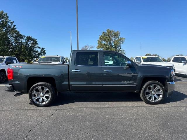 2017 Chevrolet Silverado 1500 Vehicle Photo in COLUMBIA, MO 65203-3903