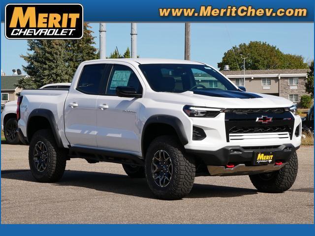 2024 Chevrolet Colorado Vehicle Photo in MAPLEWOOD, MN 55119-4794