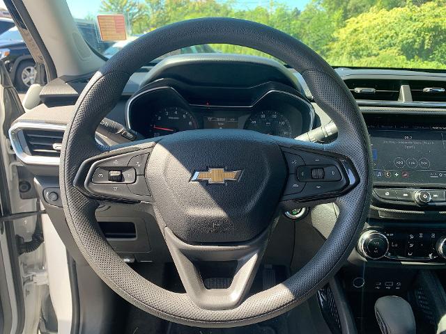 2021 Chevrolet Trailblazer Vehicle Photo in MOON TOWNSHIP, PA 15108-2571